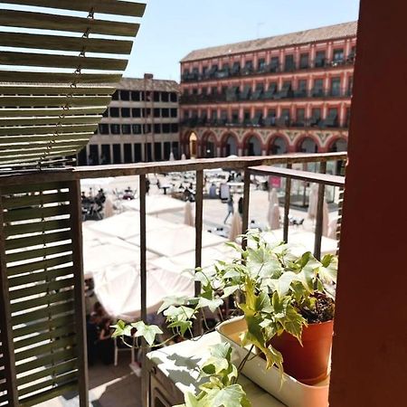 コルドバCasa En Plaza De La Corredera Con Balconアパートメント エクステリア 写真