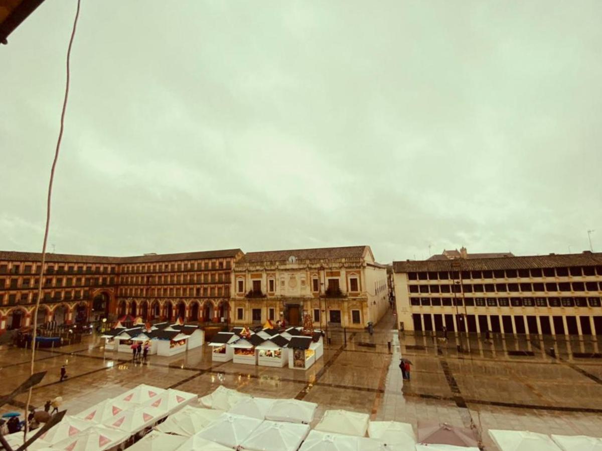 コルドバCasa En Plaza De La Corredera Con Balconアパートメント エクステリア 写真
