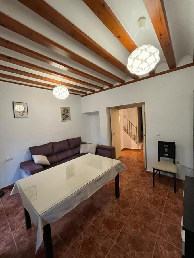 コルドバCasa En Plaza De La Corredera Con Balconアパートメント エクステリア 写真